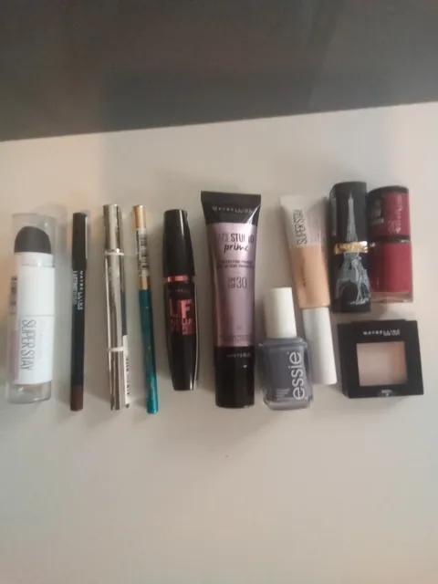 lot revendeur gemey maybelline et L'Oréal 10 pieces neuf + 1 vernis cadeau