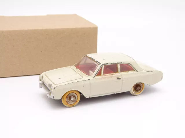 Dinky Toys France 1/43 - Ford Taunus 559 Blanche