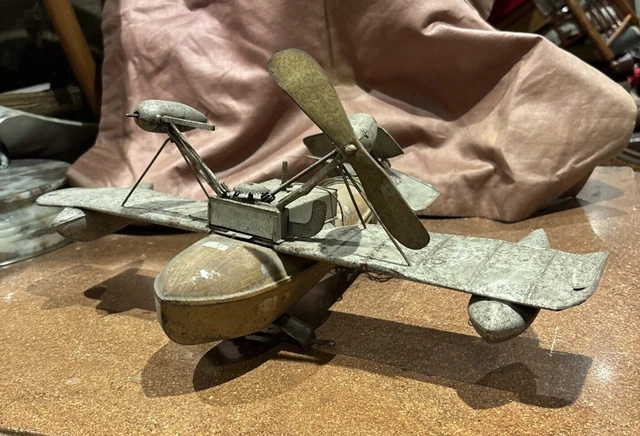 ANCIEN AVION A Reaction Sur Socle Tole Fonte Cuivre Maquette Militaire