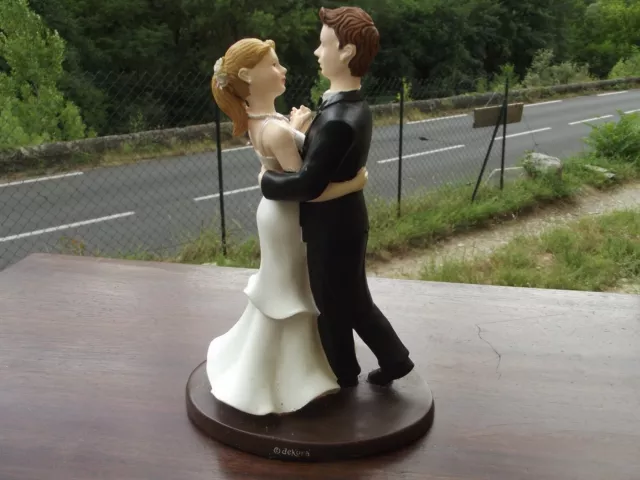 statuette couple de mariés dansant mariage, fiançailles, anniversaire de mariage 3