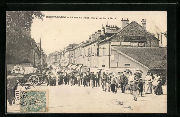 CPA Choisy-le-Roi, La Rue du Pont, Vue prise de la Gare, vue de la rue 1906