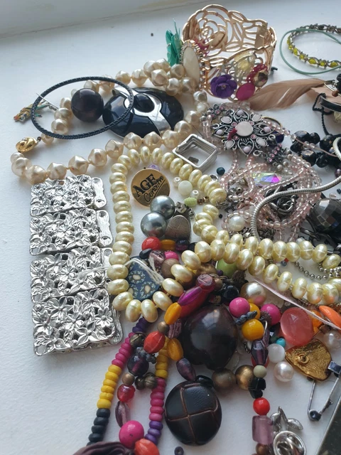 BROKEN Costume Jewellery Mixed Bundle Upcycle Craft Beads Hobby Harvest 1KG