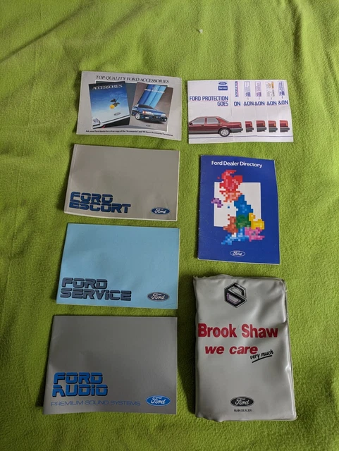 Genuine Ford Focus MK4 Owner's Manual Handbook Set (2018-2022) With Service Book & Wallet