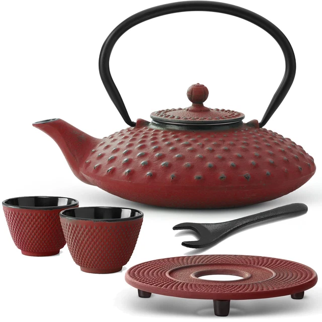 rote gusseiserne Teekanne 0.8 Liter Set mit Untersetzer 2 Becher & Deckelheber