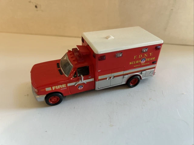 FORD THUNDERBIRD 1/43 DINKY TOYS ATLAS (BLEU FORD THUNDERBIRD 1/43 DINKY TOYS ATLAS (BLEU