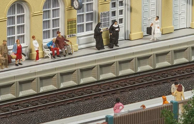 FALLER quai PLM - Trains Ouest