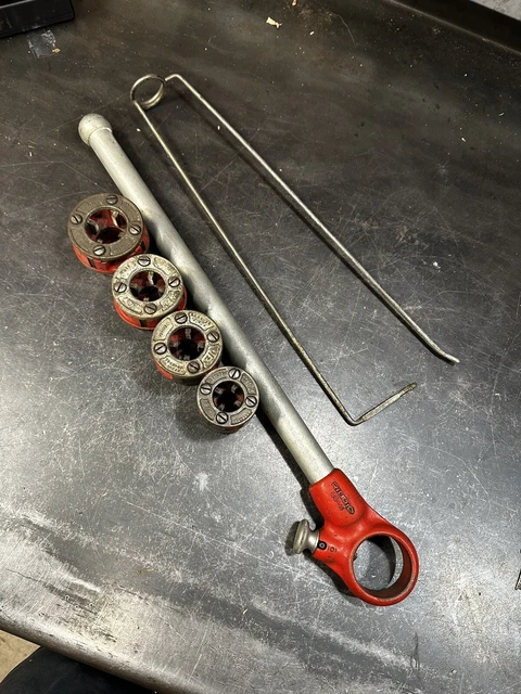 Ridgid 00-R Ratcheting Pipe Threader 3/8”, 2 - 1/2”, 3/4” Good Working Order