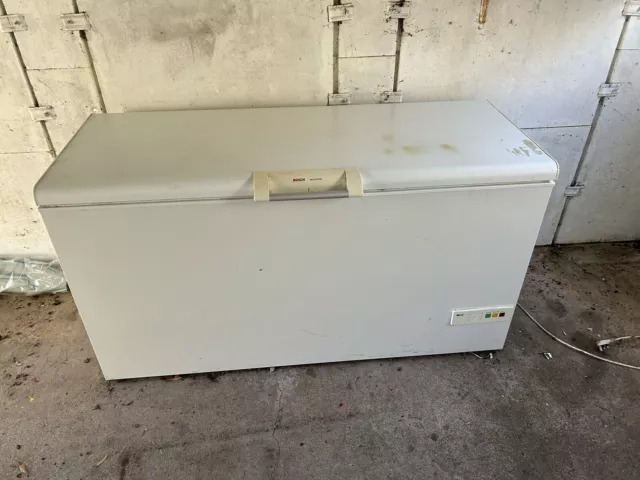 Bosch Chest Freezer - 383 Litres. A+ Rating.  Good working order.