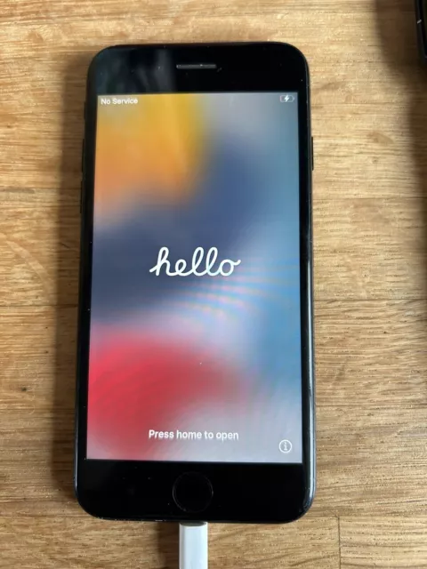 Apple iPhone 7 . Black (Unlocked) A1778 (GSM)