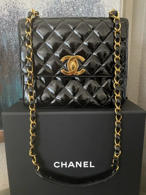 Rare Chanel Chain-Quilted Pochette – SFN