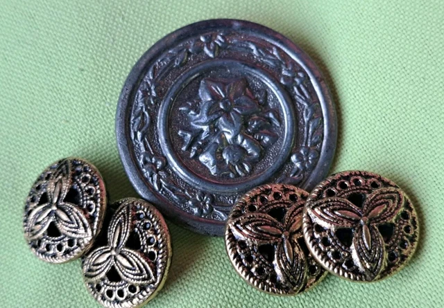 Lot De 4 Boutons Vintage Anciens - Fleurs En Métal Multicolore, 2.5cm - Idéal Rénovation