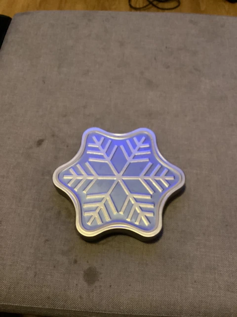 Amazon Silver Gift Card Holder Snowflake Tin (Empty)