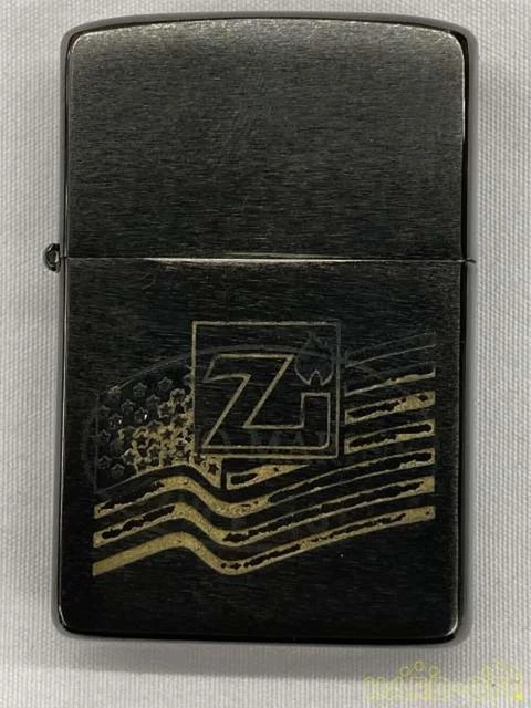 Zippo 1984 Old Logo and US Flag Design Vintage Oil Lighter