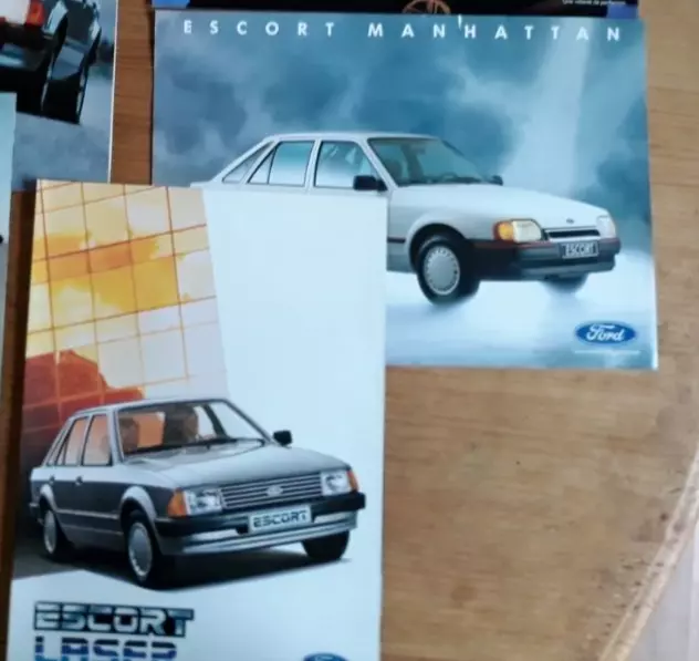 catalogue brochure publicitaire FORD ESCORT Laser Manhattan