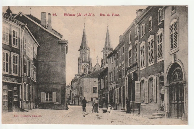 BLAMONT - Meurthe & Moselle - CPA 54 - la rue du Pont