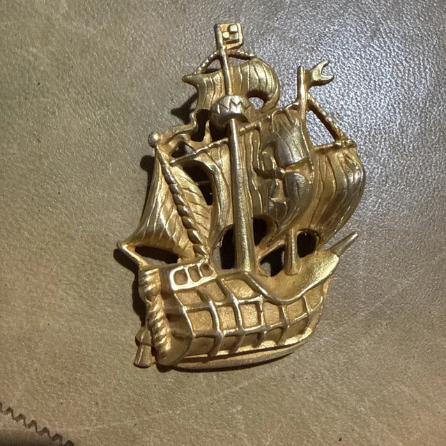 Ancienne grande broche étoile couleur or perle blanc nacré bijou vintage 3470