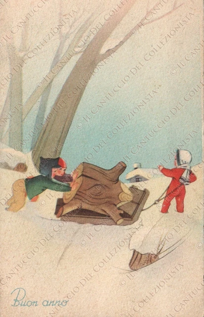 Buon Anno Bambini sulla neve con tronco su slittino Cartolina