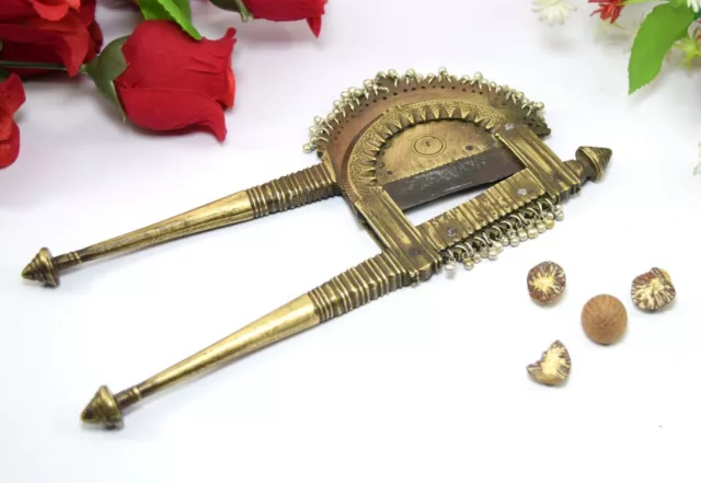 Royal Decorative Luxurious Antique Brass Betel Nut Cutter Silver Bell i12-278