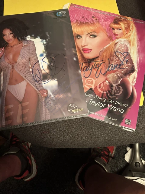 Adult Stars *Taylor Wane & *Dee* Autographs From Avn Awards