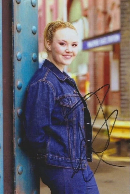 Charlie Brooks    **HAND SIGNED**  6x4 photo  ~  Eastenders  ~  AUTOGRAPHED