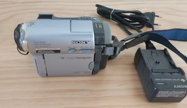 Caméscope mini DV SONY DCR-HC62