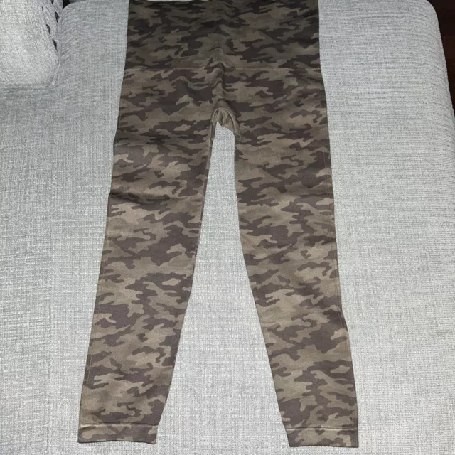 Spanx Camo cropped seamless leggings size SP