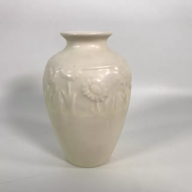 Rookwood Pottery Production Ivory White 5 3/8" Sunflower Daisy Band Vase 1946