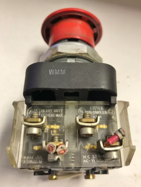 AB  800T-PT16 Allen-Bradley Red Ser. T Mushroom  #8533