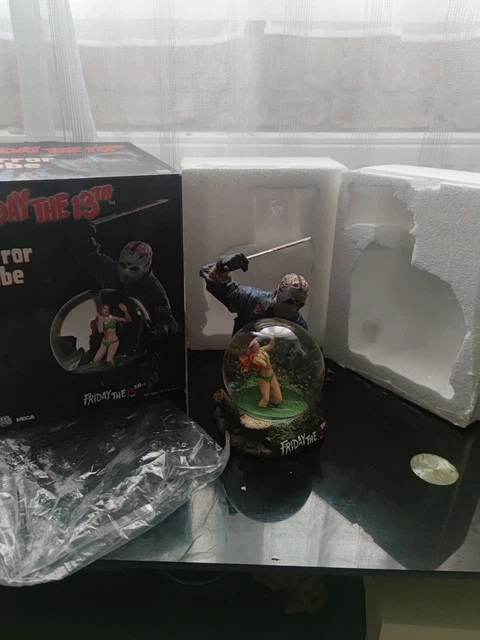 Horror Globe NECA Jason Voorhees Friday The 13th