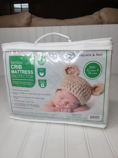 Almohadilla protectora impermeable para cuna de bambú ajustada 52"" x 28"" de Margaux & May