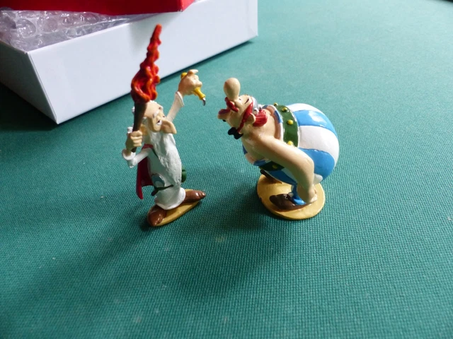 Figurine Pixi Astérix - Obélix Livreur De Menhirs - Réf 2335, Tirage Limité à 150 Exemplaires