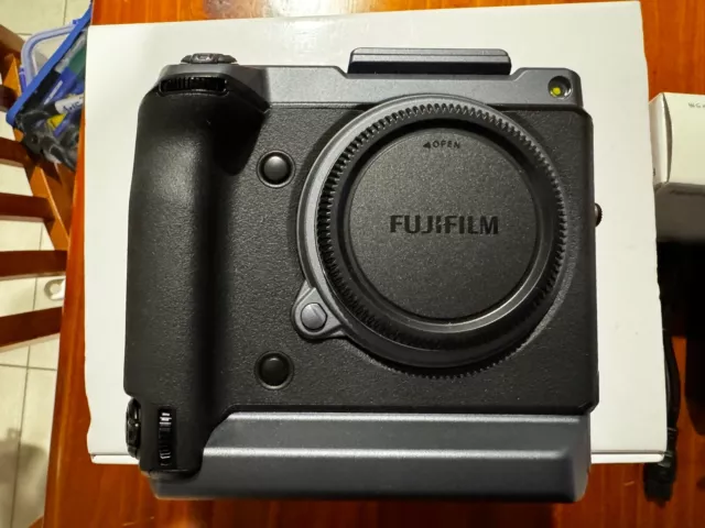 FUJIFILM GFX 100 Medium Format Mirrorless Camera Body (Excellent Condition)