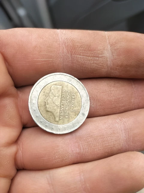Pièce de 2 Euros  " Beatrix Koningin Der Nederlanden " 2001 . Pièce Rare.