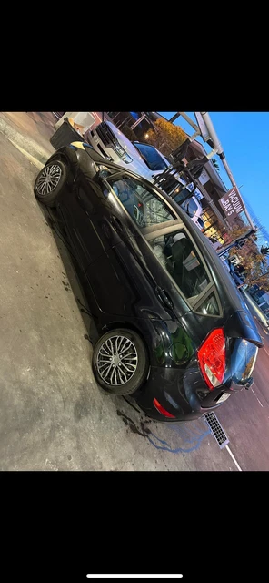 Ford Fiesta 2009 (4 door) 3