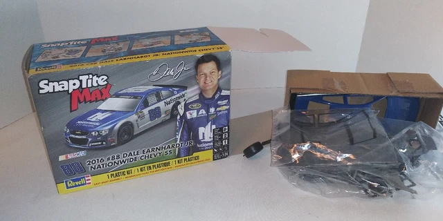 Revell Snap Tite Max Nascar #88 Dale Earnhardt Jr Plastic Model Kit 85-1474 1:24 Revell Snap Tite Max Nascar #88 Dale Earnhardt Jr Plastic Model Kit 85-1474 1:24