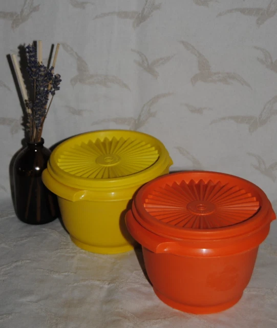 Boîte De Conservation Tupperware Ronde 2L5 – Couvercle Jaune – H19cm D15,5cm – Occasion