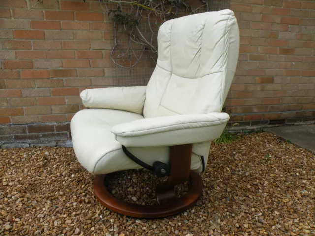 Large Stressless Mayfair Recliner Chair in Cream Leather