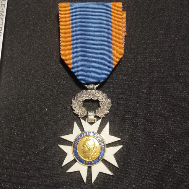 Médaille - Ligue française de l'Enseignement - A/ Allégorie, - Lot 241