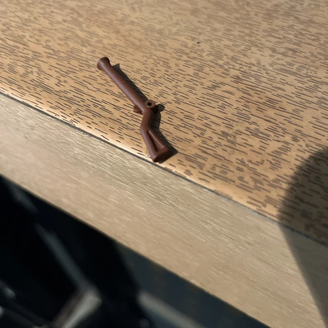 VINTAGE LEGO REDDISH Brown Musket Rifle Gun Part Figure Ship Island ...
