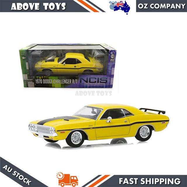 thumbnail image 2 of Greenlight 44620-D 1/64 NCIS 1970 Dodge Challenger R/T 2 of 13