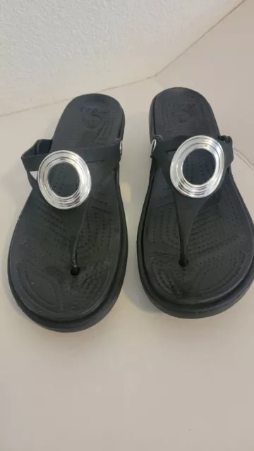 Crocs Sanrah Black Wedge Women's Sz 10 Flip Flop With Silver Ring Pre-owned
