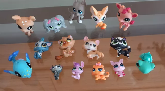 Littlest Pet Shop Figures x 15 Bundle inc Giraffe; Deer; Fox; Blue Whale; Turtle