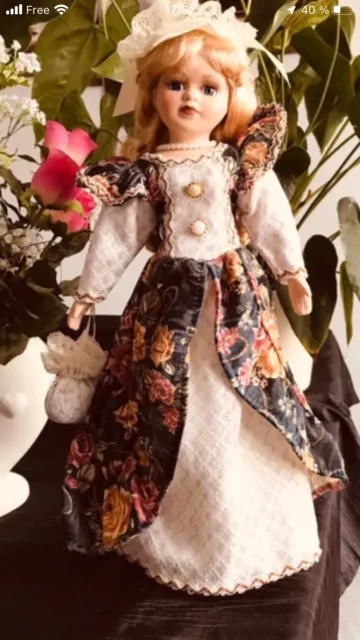 BELLE POUPÉE EN porcelaine vintage de 12 pouces en boîte dans une robe rose  EUR 34,19 - PicClick FR