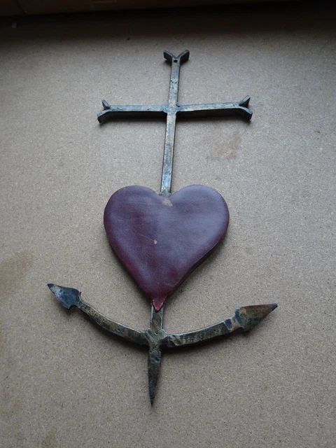 Ancienne Broche De Deuil En Jais Français – Croix Camarguaise, Coeur Et Ancre
