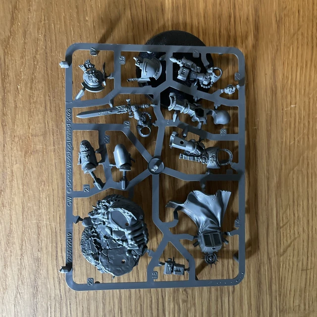 CAPTAIN IN TERMINATOR Armour WH40K Leviathan - Space Marines EUR 14,15