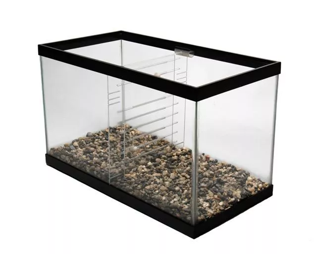 Adjusable aquarium Divider for 10 gal. aquarium.  Provide tank measurements