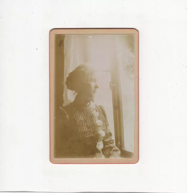CDV Foto Damenportrait am Fenster / Else Dose - um 1900