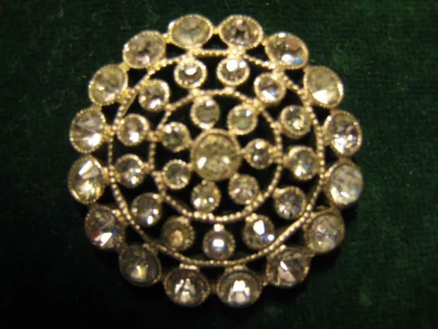 BOUTON - BIJOU ART DÉCO ancien ROSACE pavée de STRASS  diamètre: 3,5 cm