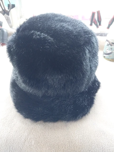 LA MAISON DE La Fausse Fuurrure Paris Bag Black Furry VGC  display picture 1