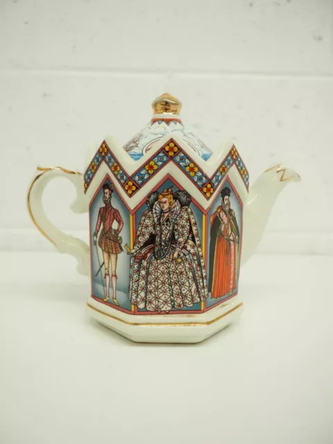 Vintage 20cm "Sadler" Elizabeth I Tea Pot. Good Condition. West Pennant Hills